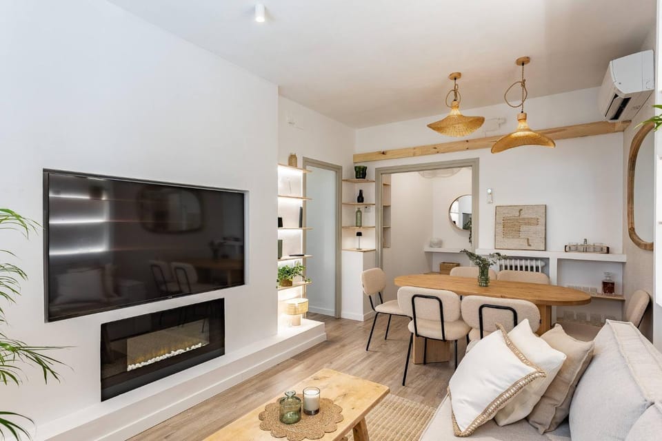 Communal lounge/ TV room, Living room