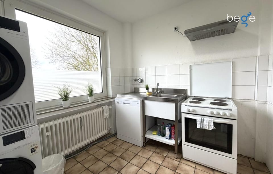 Photo of the whole room, stove, kitchen