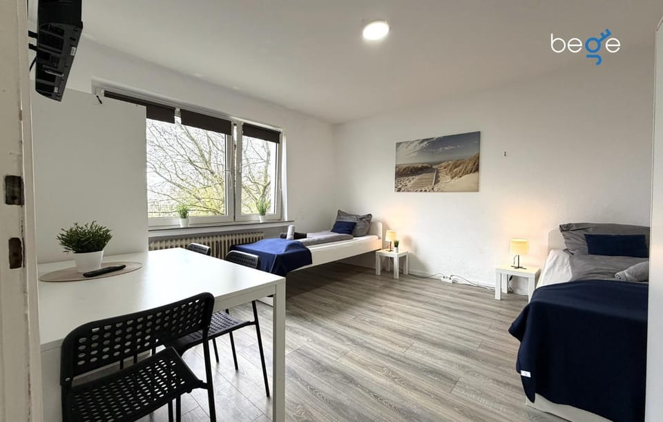 Bed, Seating area, Bedroom