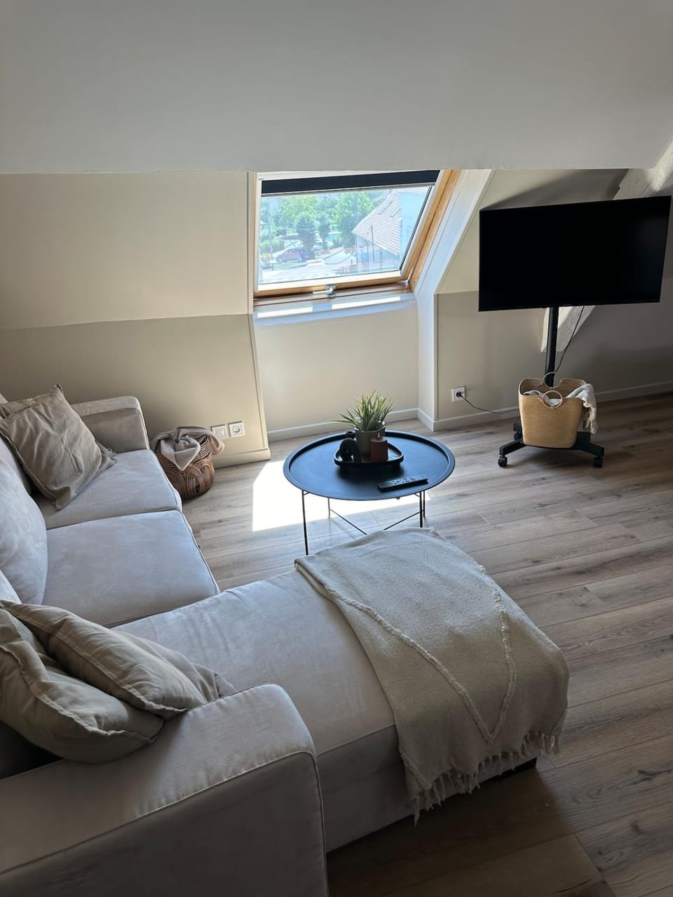 TV and multimedia, Living room, Seating area