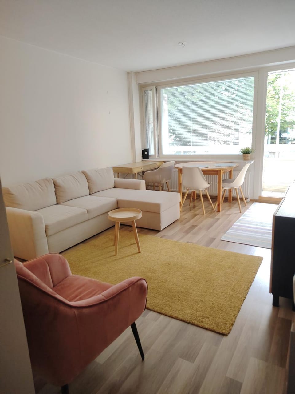 Rauhallinen majoitus parvekkeella Apartment in Finland