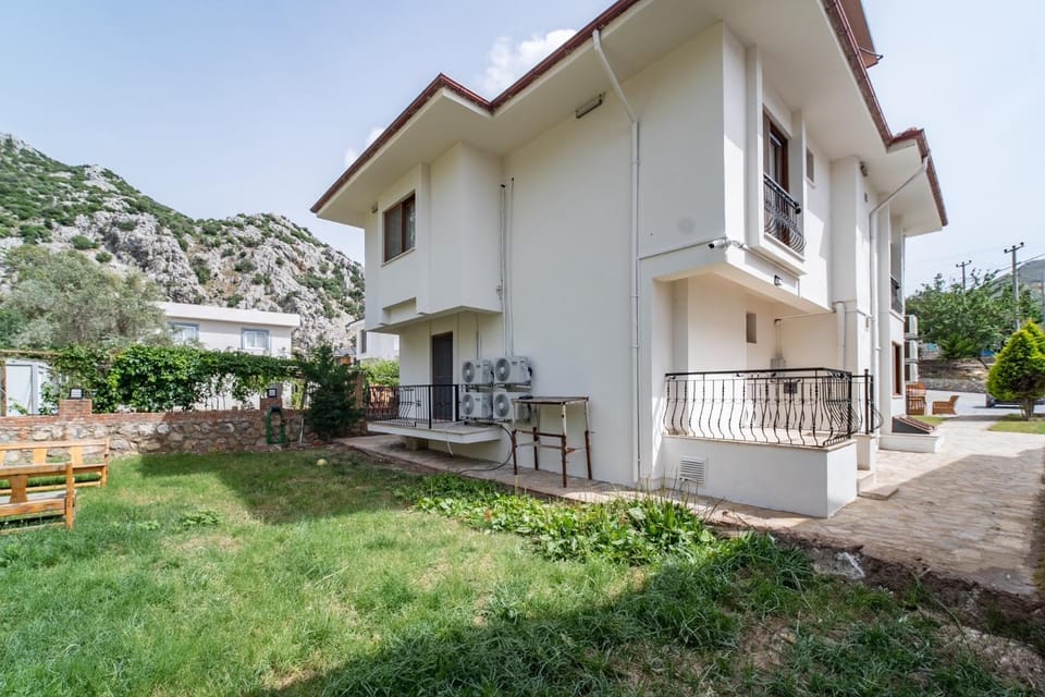 Property building, Garden view