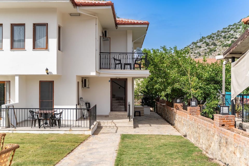 Property building, Garden, Garden view