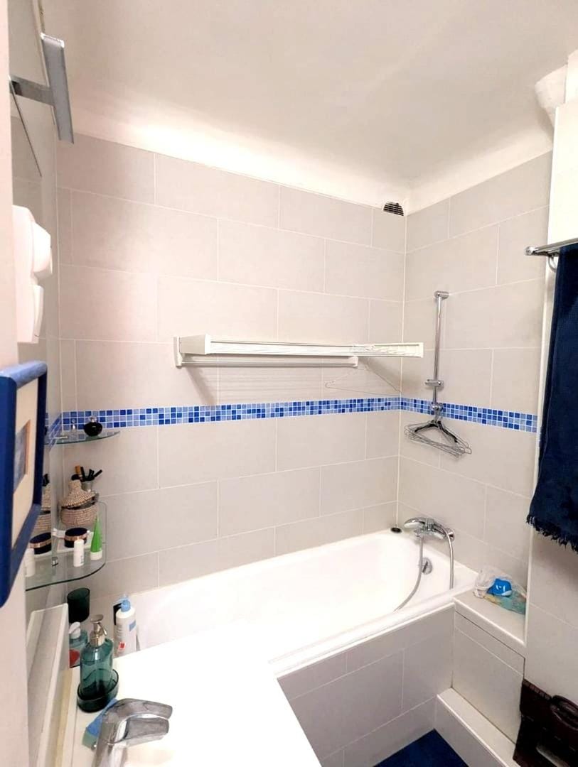 Typical Parisian apartment of 82 m2 for 4 people 14e Apartment in Paris