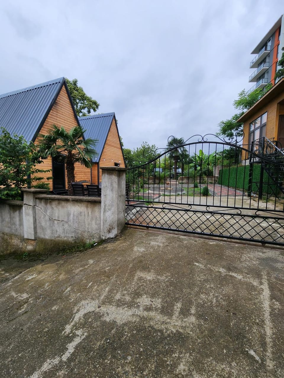 Property building, Day, Street view