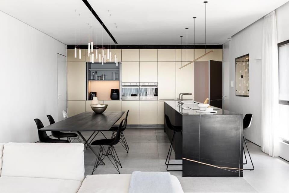 Kitchen or kitchenette, Dining area, minibar, oven, stove