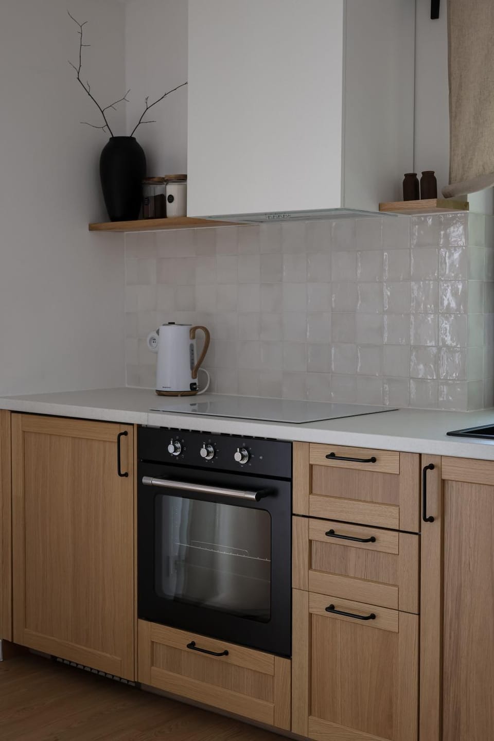 Coffee/tea facilities, Kitchen or kitchenette, dishwasher, stove