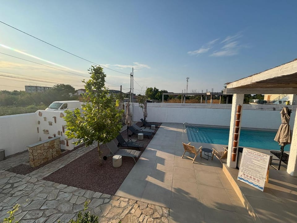 Patio, Pool view, Swimming pool
