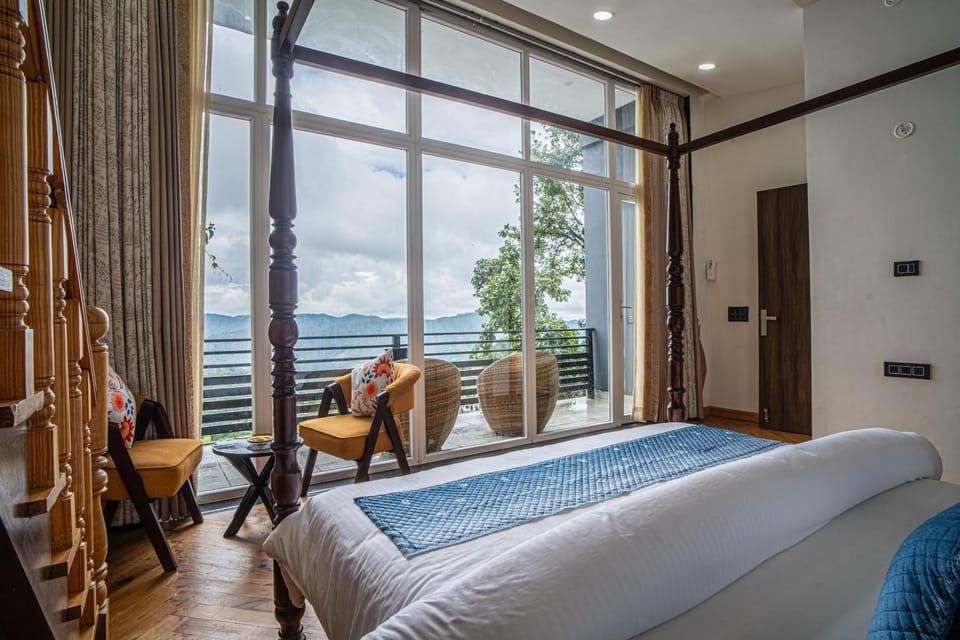 Bedroom, Mountain view