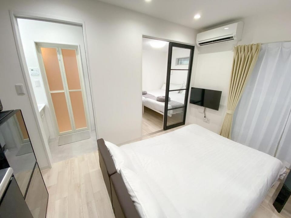 GLITTER102 Max 6ppl 5 minutes to USJ by train Apartment in Osaka