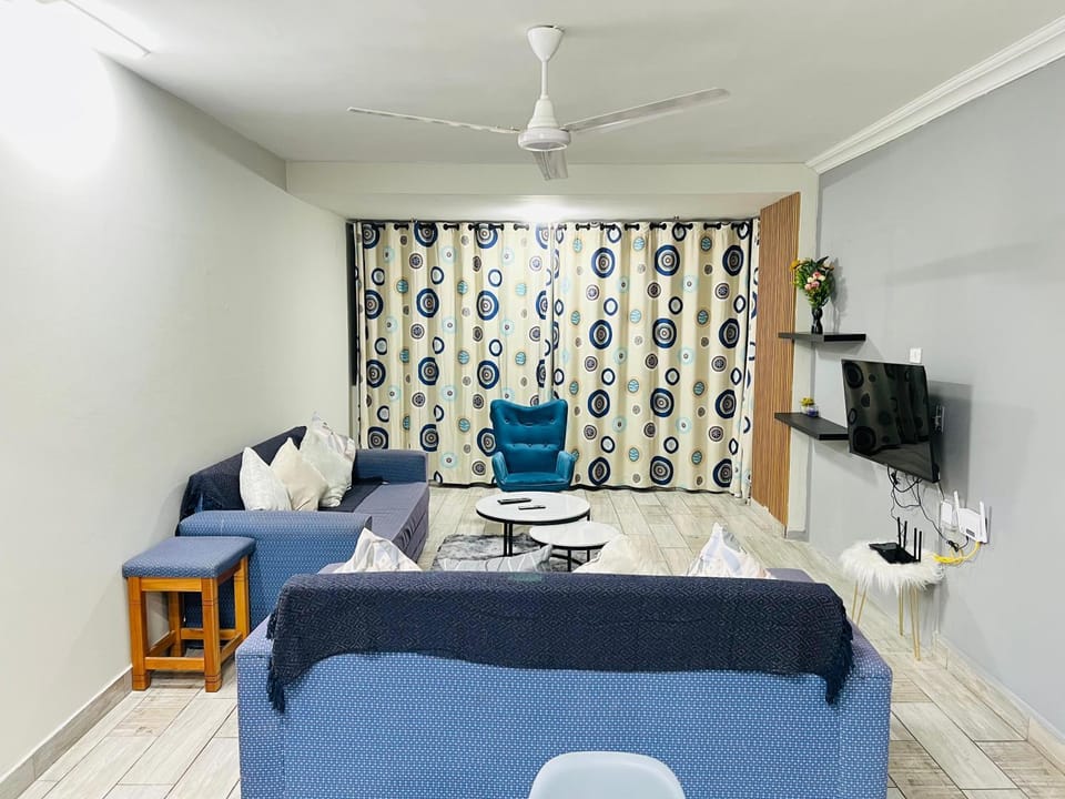 TV and multimedia, Living room, Photo of the whole room, Seating area