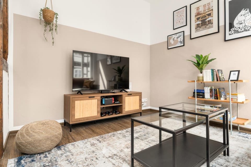 Communal lounge/ TV room, TV and multimedia, Seating area