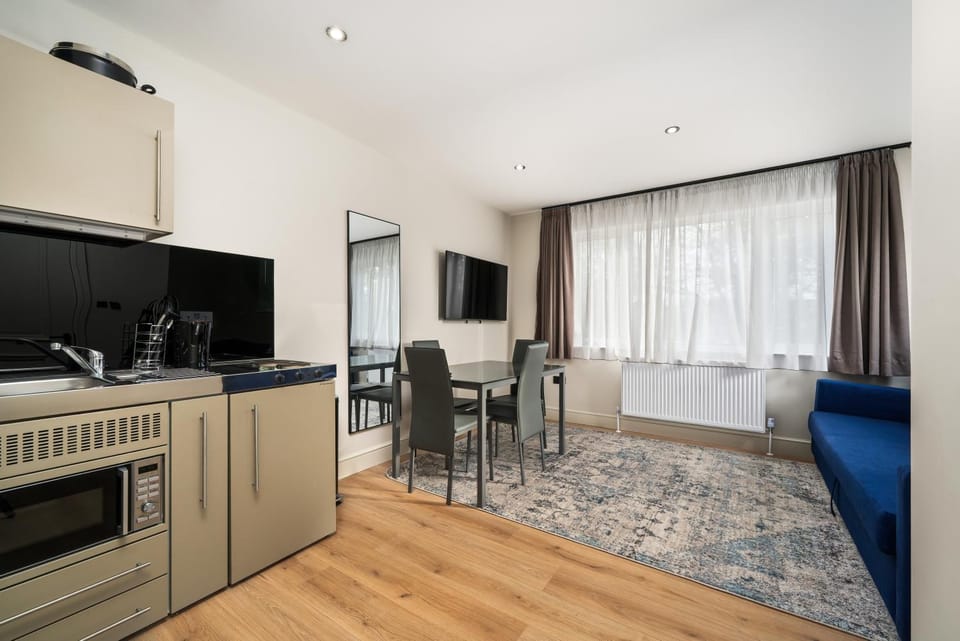Willesden Green Urban Suites Apartment in London