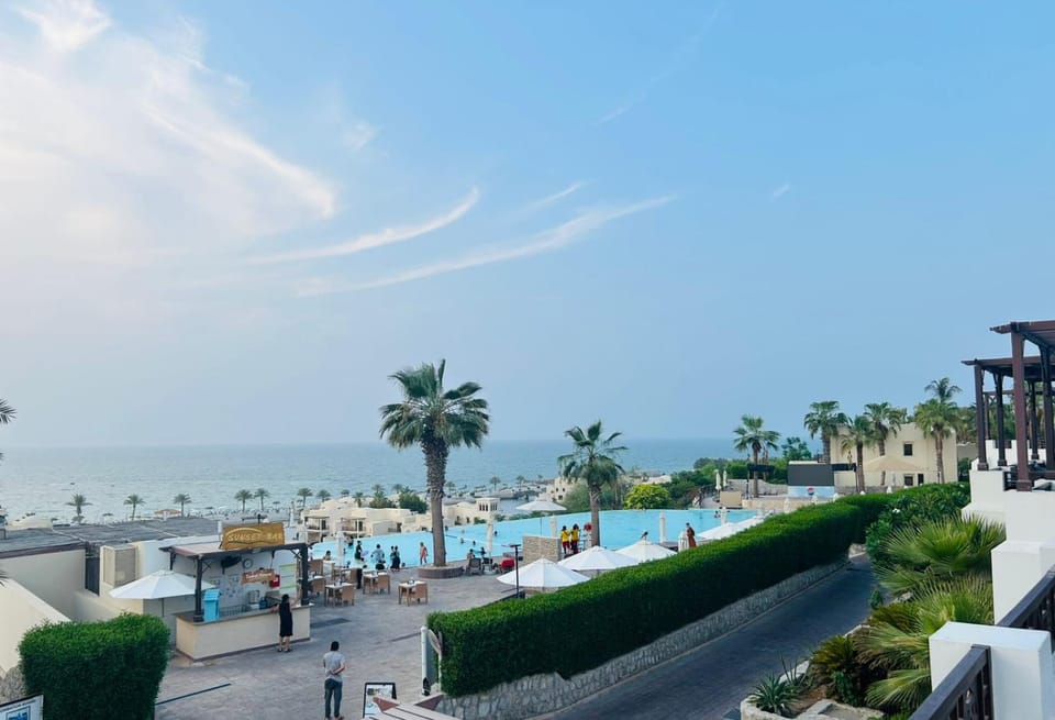 Day, Natural landscape, Beach, Pool view, Sea view, Swimming pool, sunbed