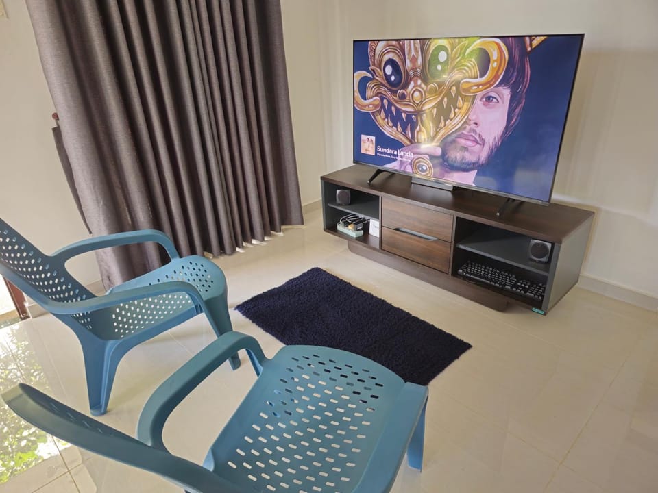 Communal lounge/ TV room, TV and multimedia