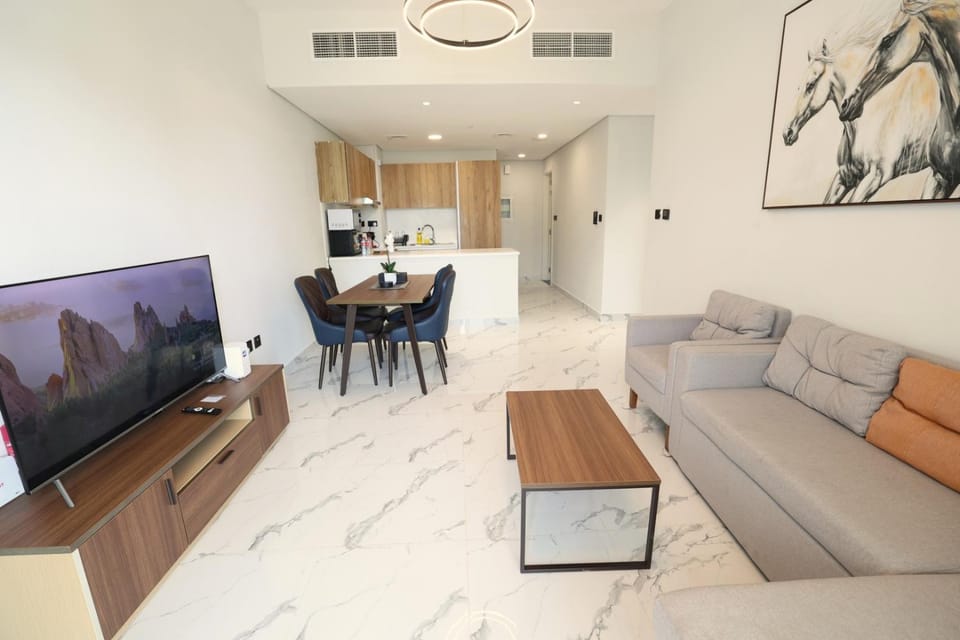 TV and multimedia, Living room, Evening entertainment