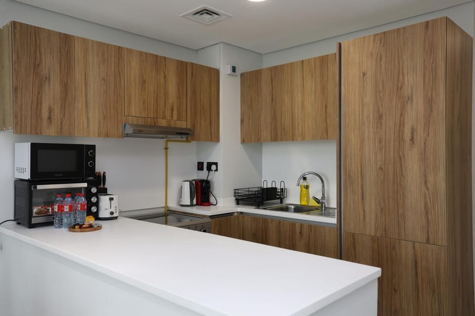 Coffee/tea facilities, Kitchen or kitchenette, oven, stove, toaster