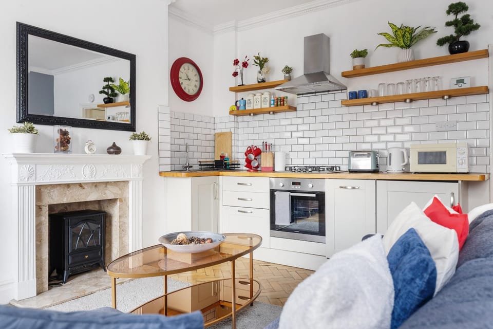 Kitchen or kitchenette, kitchen, kitchen