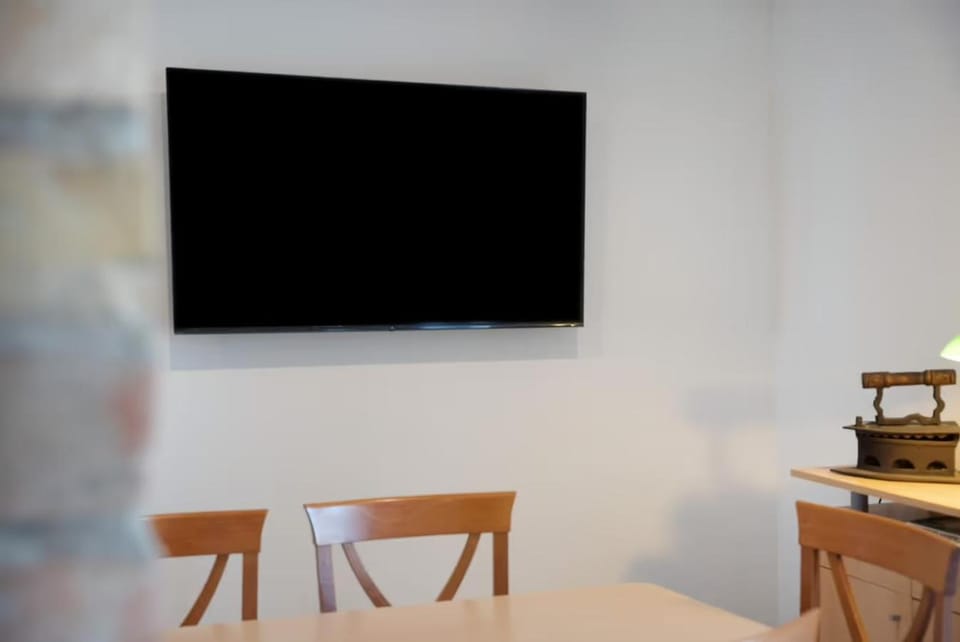 TV and multimedia, Dining area