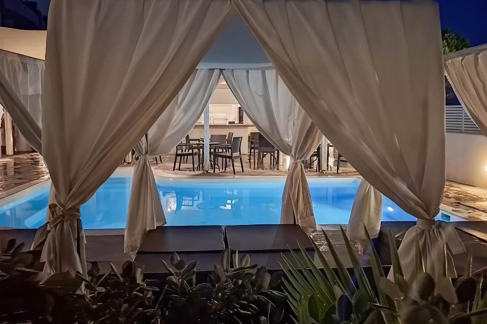 Inner courtyard view