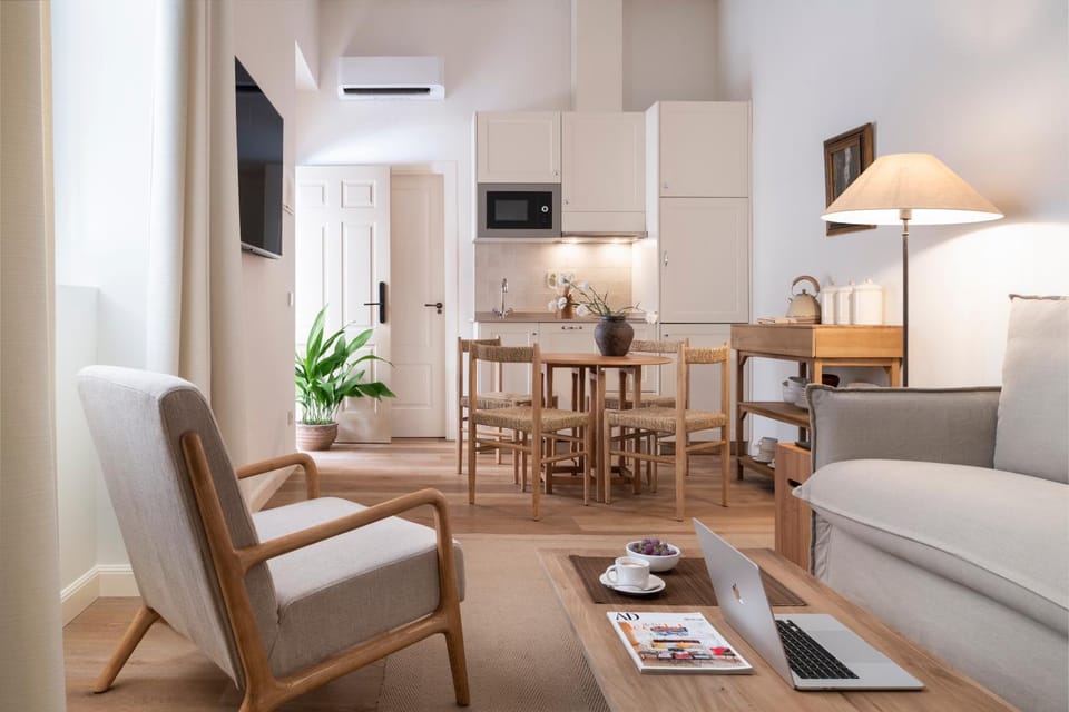 TV and multimedia, Kitchen or kitchenette, Living room