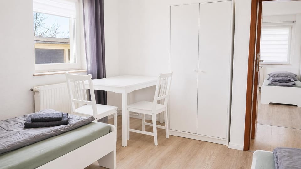 Bed, Photo of the whole room, Seating area, Bedroom, internet, towels, wardrobe