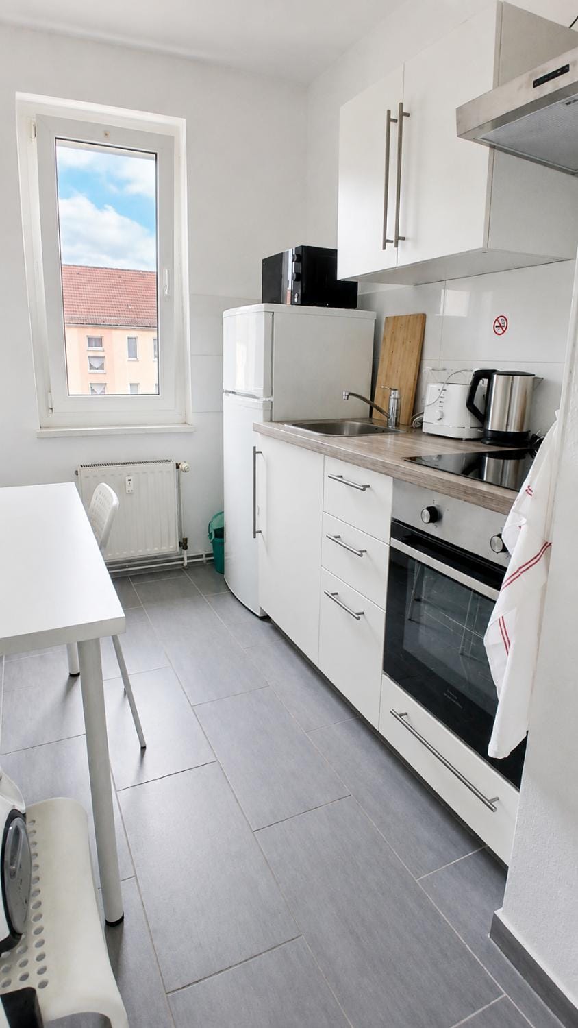 Coffee/tea facilities, Seating area, dishwasher, microwave, oven, toaster