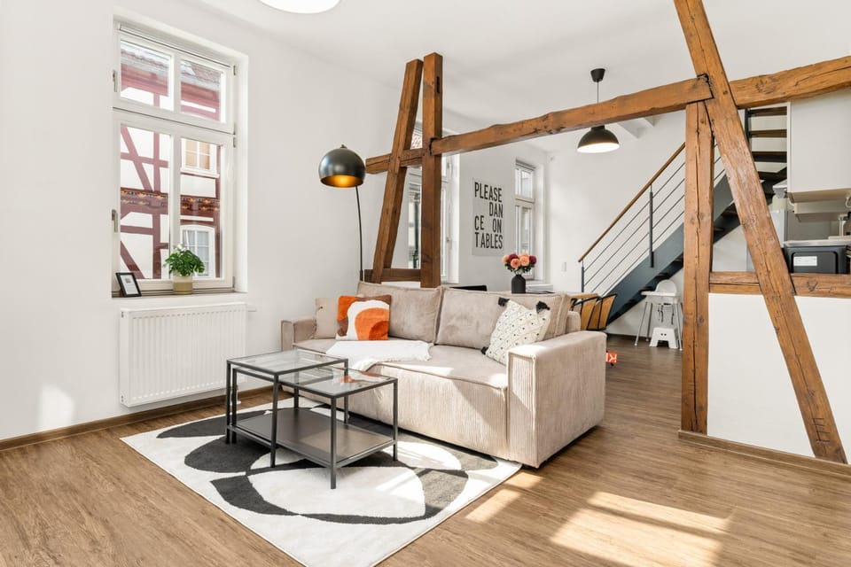 Bed, Living room