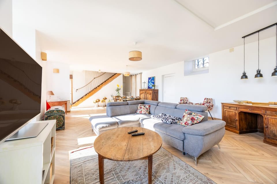 Property building, Living room