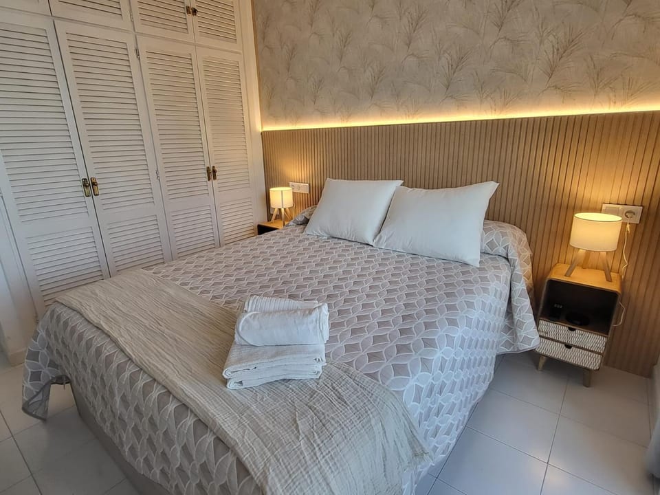 Bed, Photo of the whole room