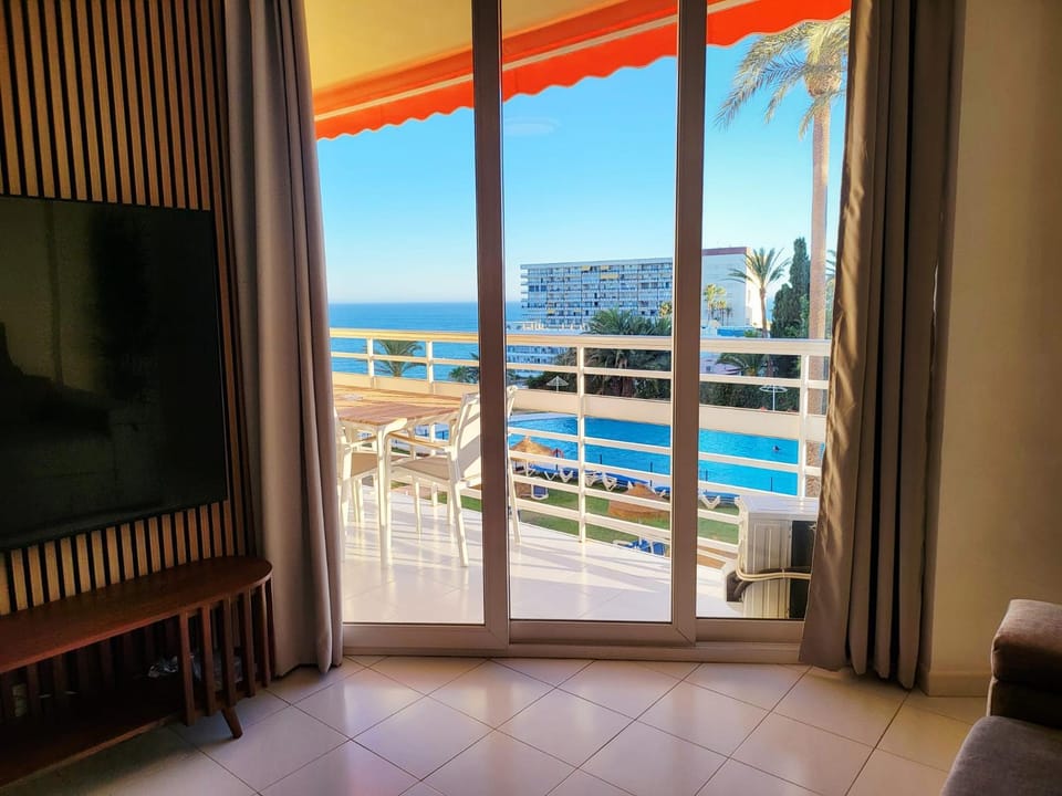 Balcony/Terrace, Pool view, Sea view