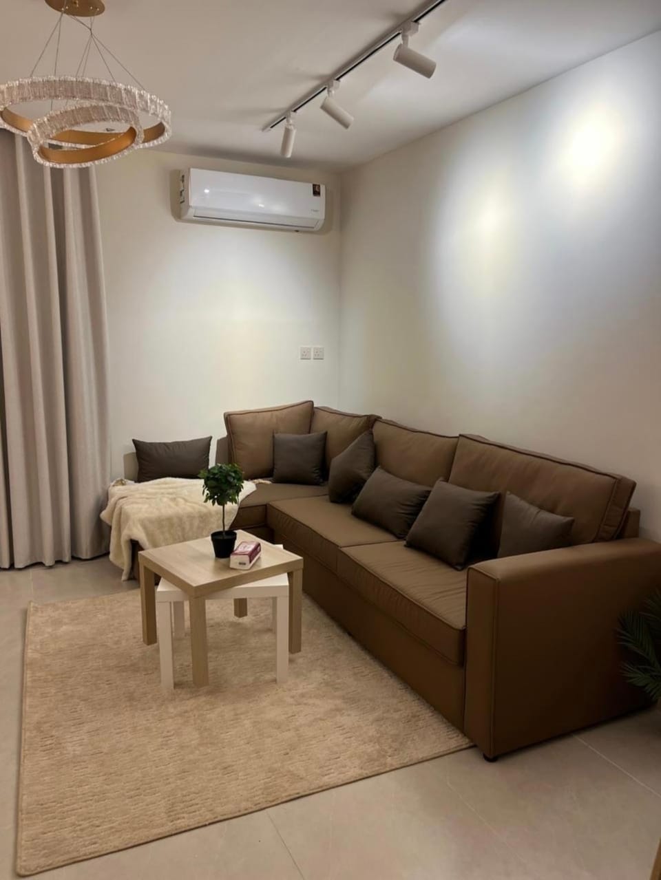 Living room, Seating area, air conditioner