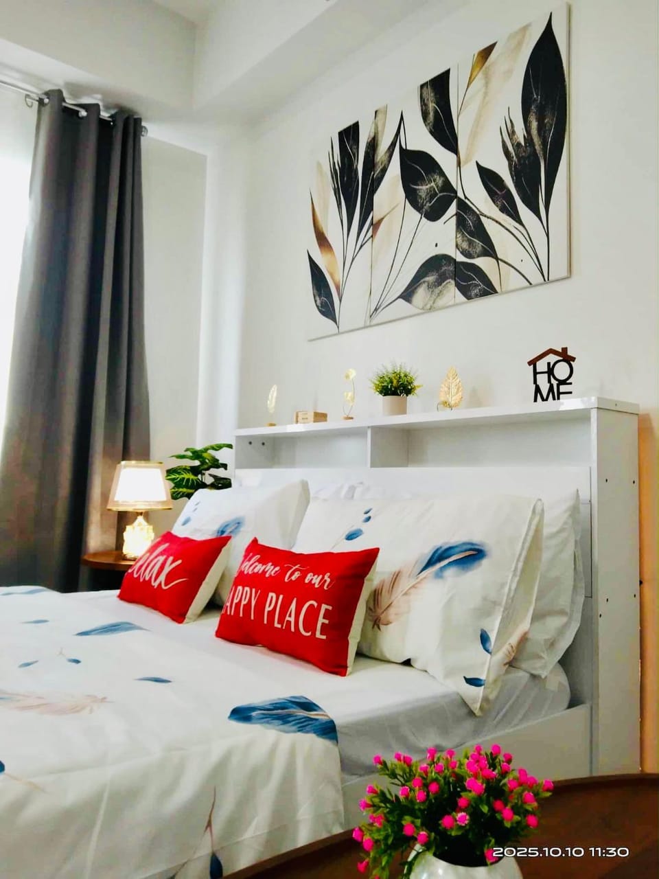 Bed, Photo of the whole room, Decorative detail, Bedroom