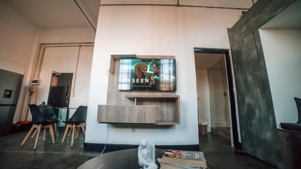 TV and multimedia, Living room, Lounge or bar, Seating area