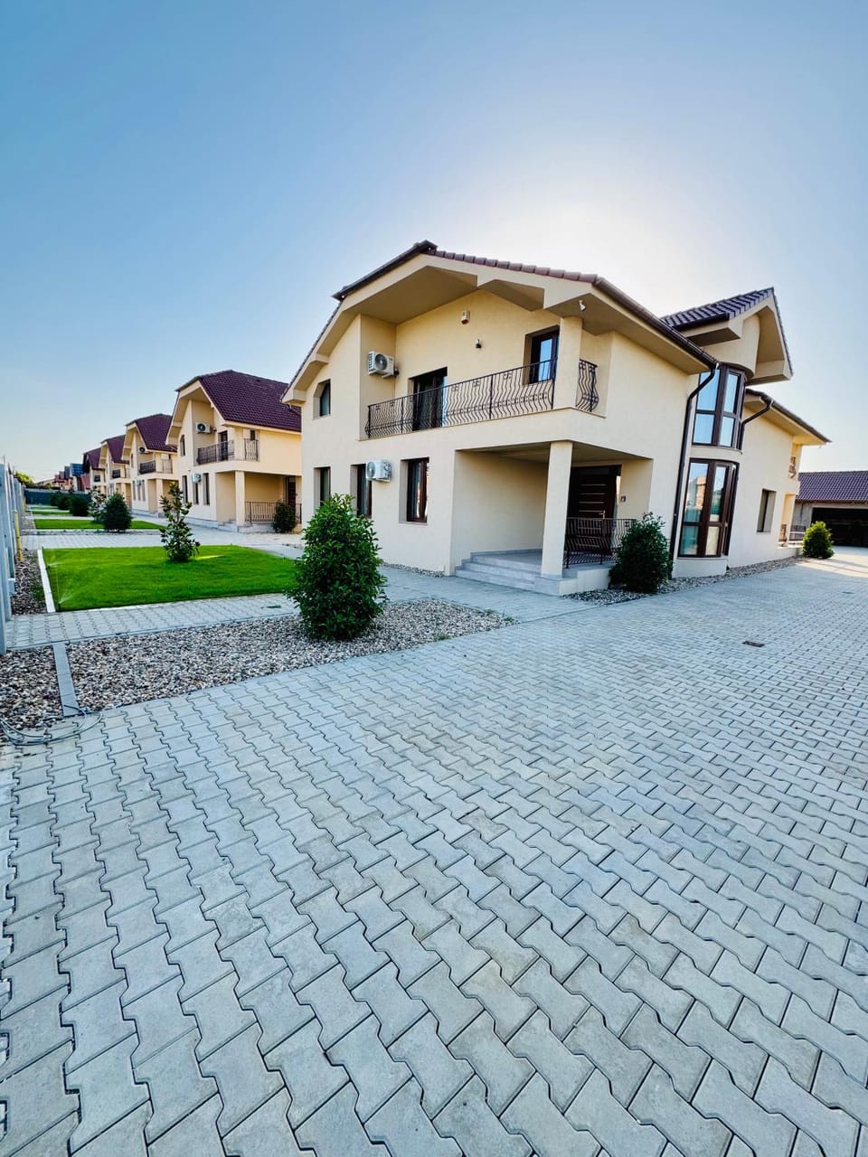 Property building, Day