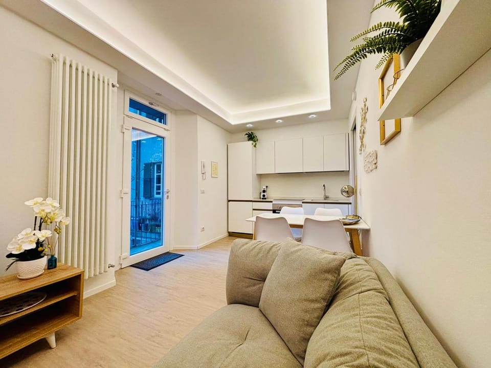 Kitchen or kitchenette, Living room, Seating area