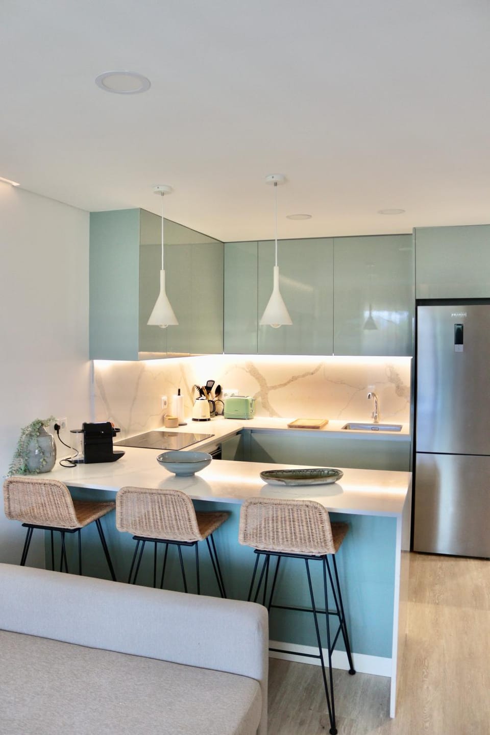 Kitchen or kitchenette, Dining area, dishwasher, oven, stove