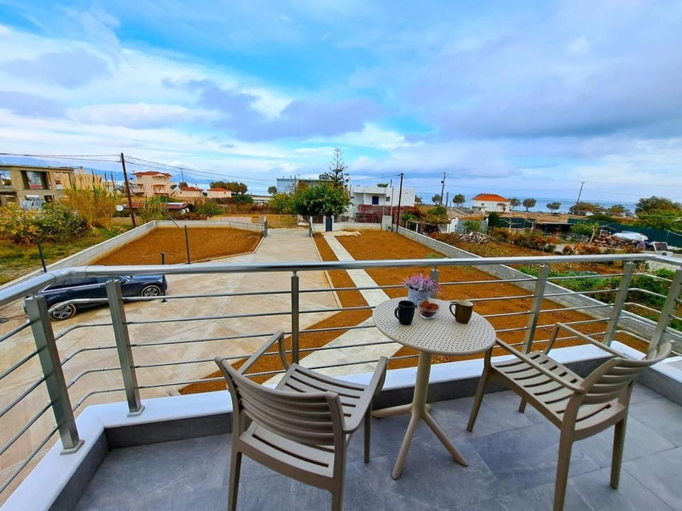 Patio, Day, Natural landscape, View (from property/room), Balcony/Terrace