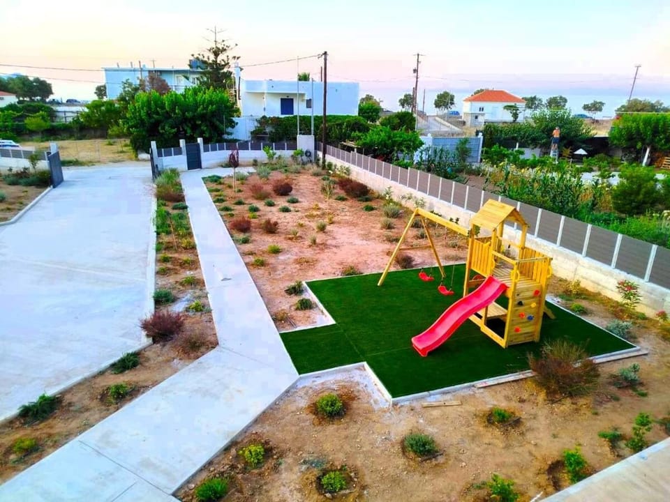 Day, Natural landscape, Children play ground, Garden, Garden view