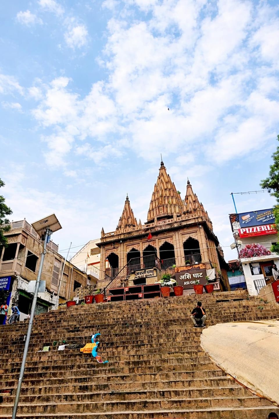 Nearby landmark, Day, Landmark view, Location