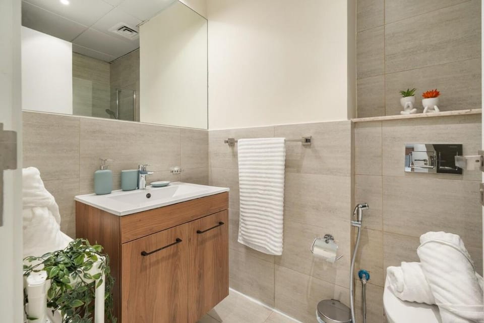 Masdar Tranquil Studio near F1 Circuit & Airport Apartment in Abu Dhabi