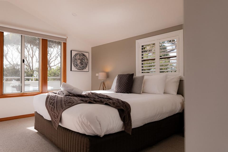 Cod Rock Point House in Bicheno