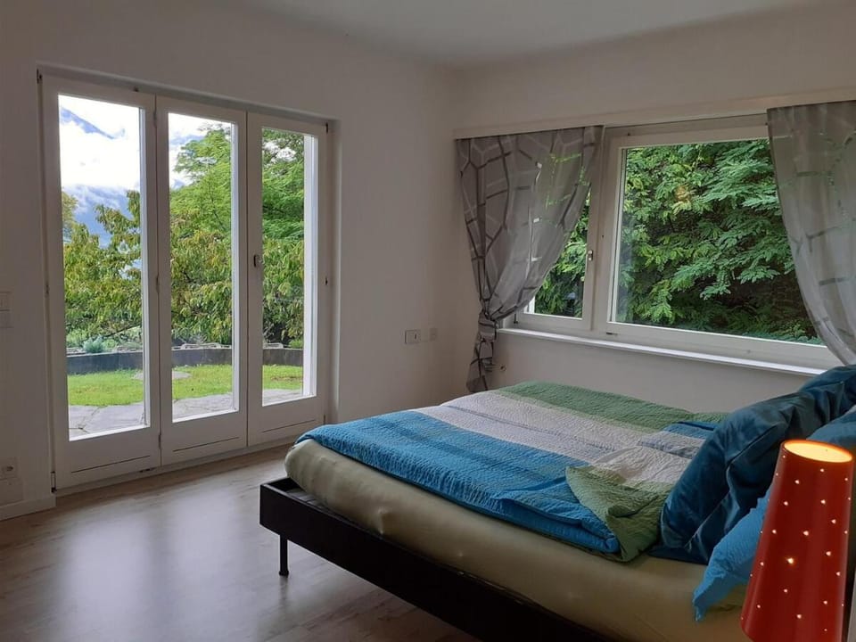 Bedroom, Garden view
