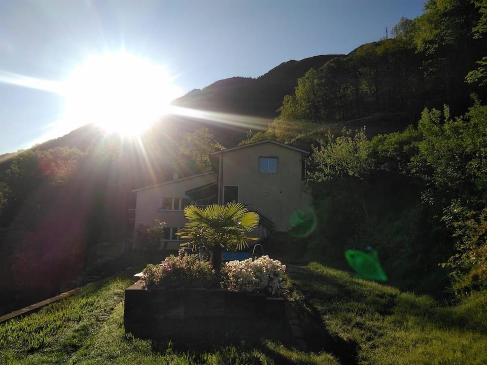 Sun, fun & relaxation, the Ticino for you! House in Canton of Ticino