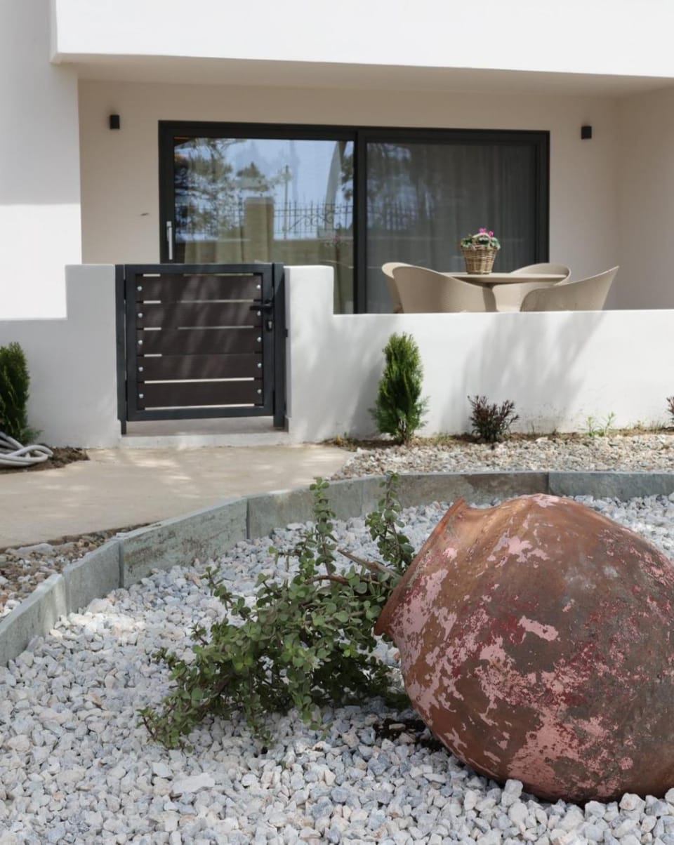 Property building, Day, Garden