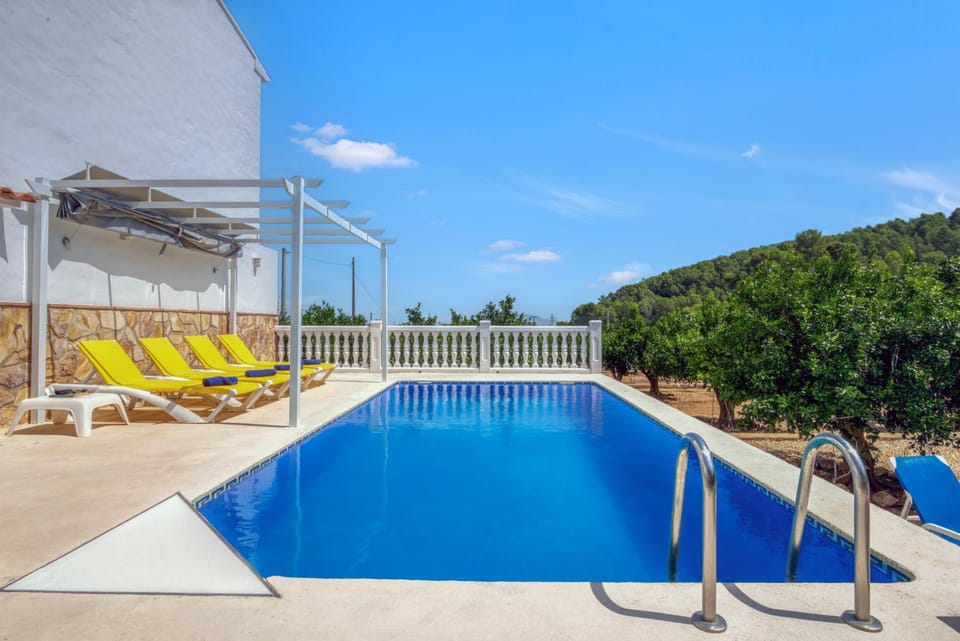 Natural landscape, Mountain view, Swimming pool, sunbed