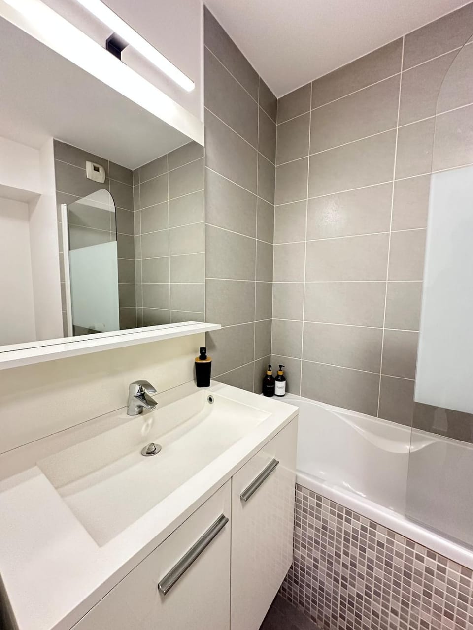Bathroom, Bath