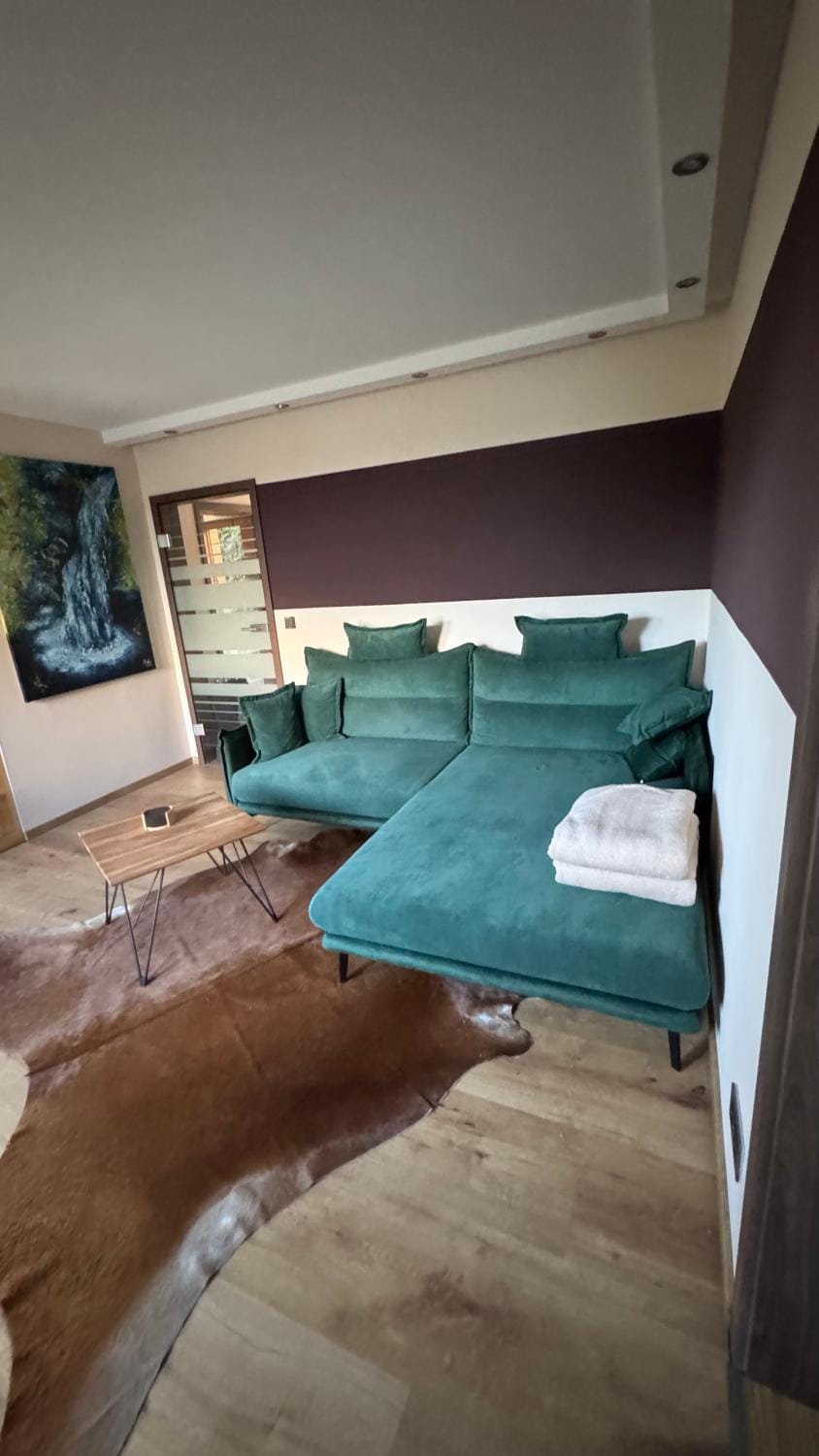 Living room, Photo of the whole room, Seating area