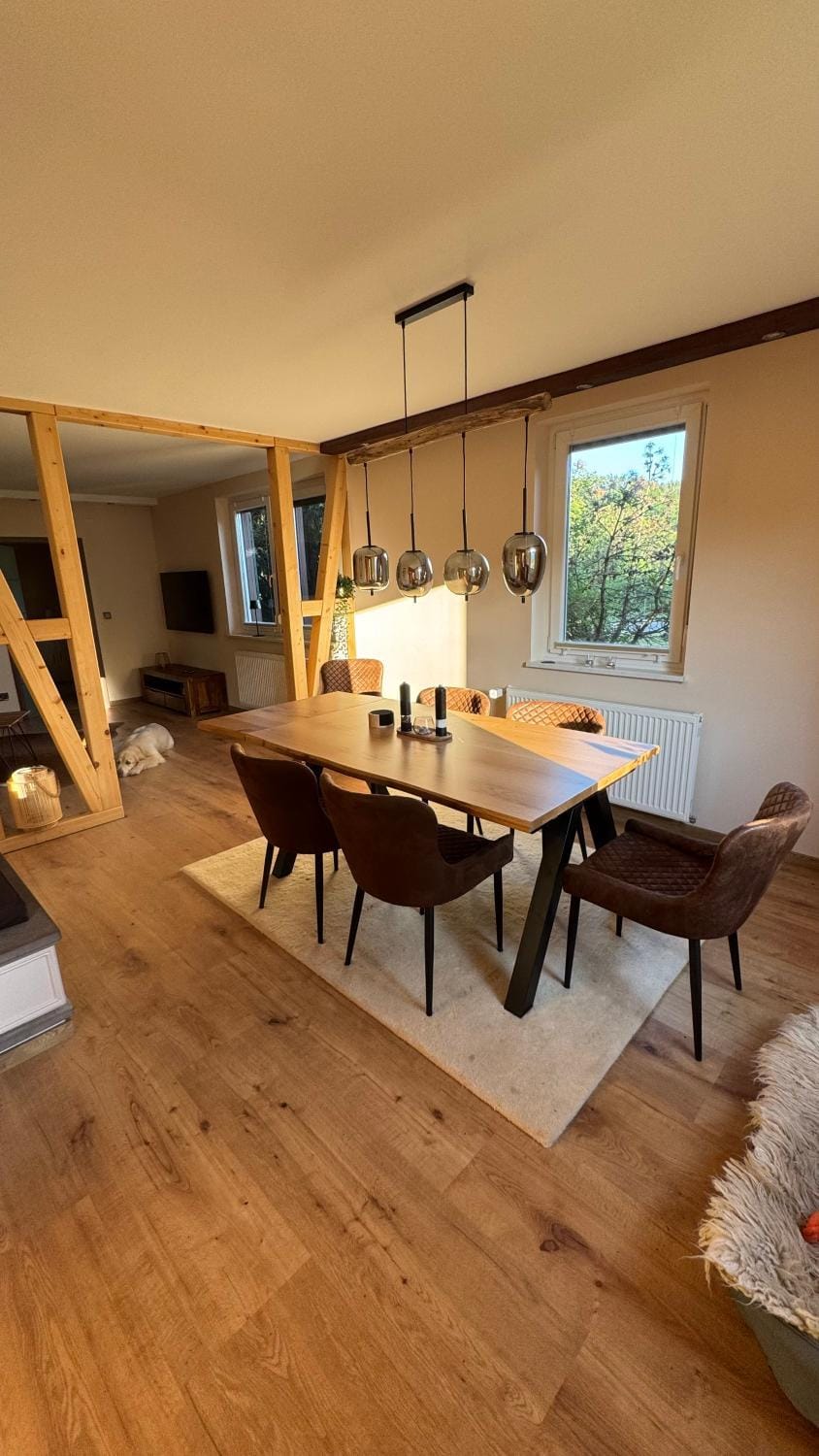 Seating area, Dining area