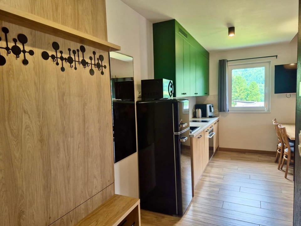 Kitchen or kitchenette, oven